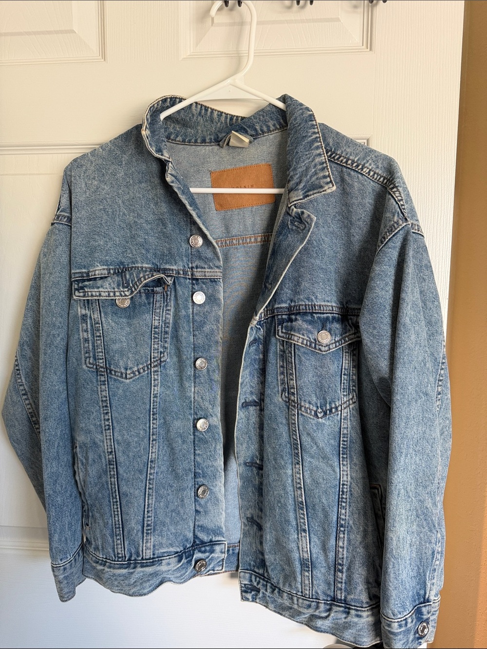 H&M Classic Light Blue Denim Jacket for Women - Relaxed Fit
